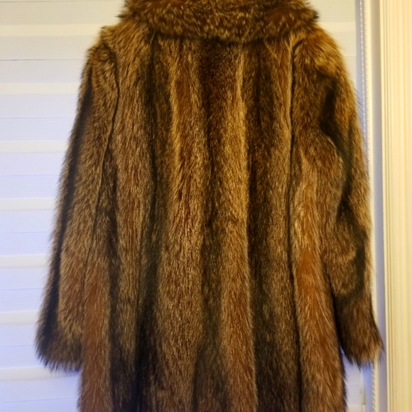 Racoon Jacket vintage size 10-12. Length to upper thigh. - Picture 4 of 12